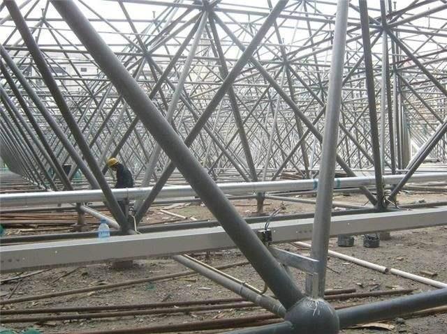 河北区盘点螺栓球网架对选材方面的4点要求